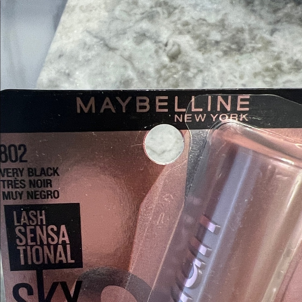 Maybelline Sky High Mascara - Very Black, Rose Gold Packaging - Picture 2 of 4
